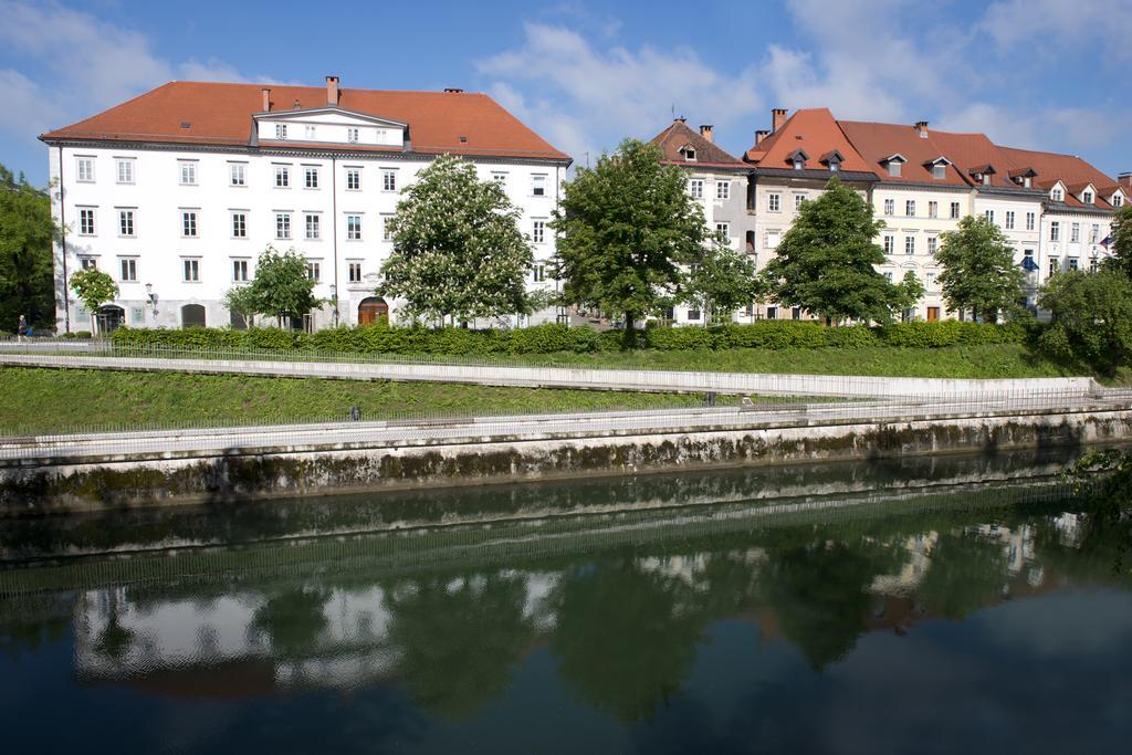 Zois Apartments Ljubljana Luaran gambar