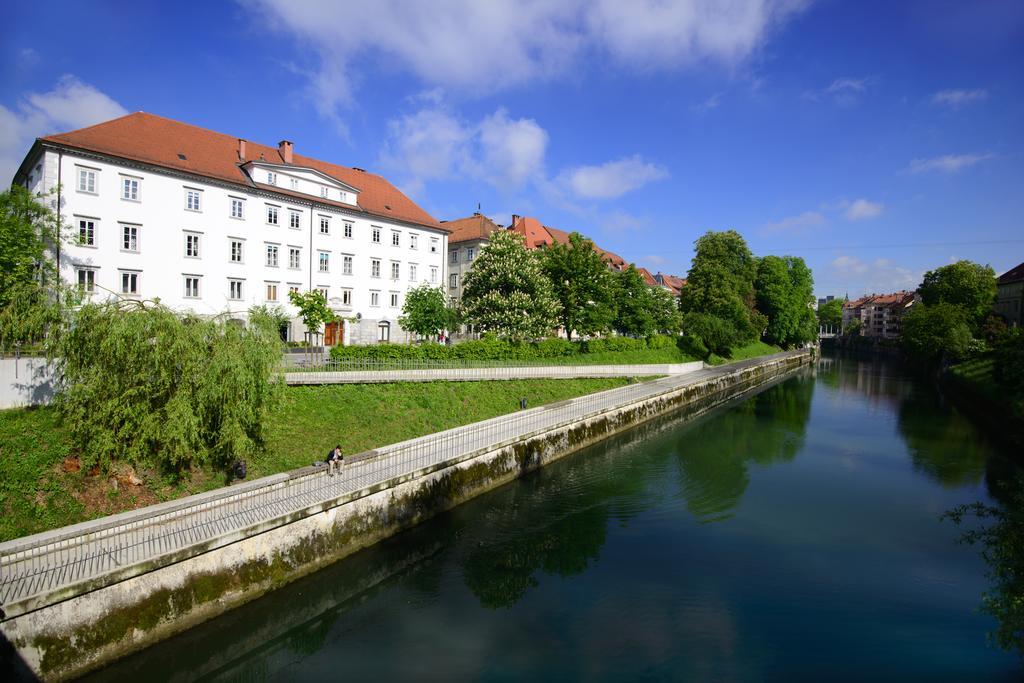 Zois Apartments Ljubljana Luaran gambar